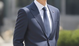 韩媒爆料，李在明因家庭原因缺席北约峰会，网友笑称家庭比国际事务更重要