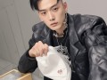 黄子韬跨界出击！韬式卫生巾上市，价格一出，网友直呼，这波操作太壕了！
