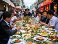 串串店老板看完阅兵请客，一桌盛宴，六万豪情
