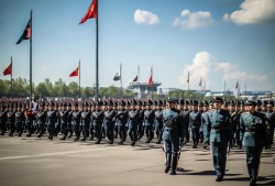 阅兵盛典，中方揭秘外国军队参与的秘密