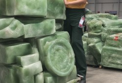 奇闻趣事女子不慎遗落300万翡翠，垃圾清运车竟成神秘买家？