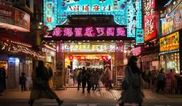 娱乐圈小插曲，李小冉的微信风波与何炅的隐形回应