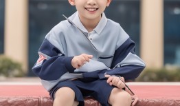 全红婵，从泳池跃上网约车的国宝级萌娃