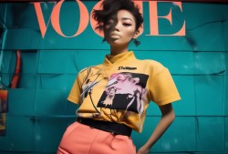 时尚新宠儿！辛芷蕾以国际巨星T恤征服Vogue单封，演绎另类奢华风尚