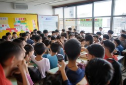 五连问引热议！河南一中学官方账号的‘神回复’是机智还是调皮？