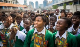 贵阳一中校服惊现非洲，网友直呼‘国际部’大开眼界！