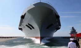 独家揭秘福建舰入列现场，高清大图带你直击海上巨兽的威武风采！