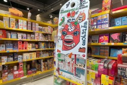 防白嫖式退货神器，巨型吊牌的诞生与笑点横生的故事